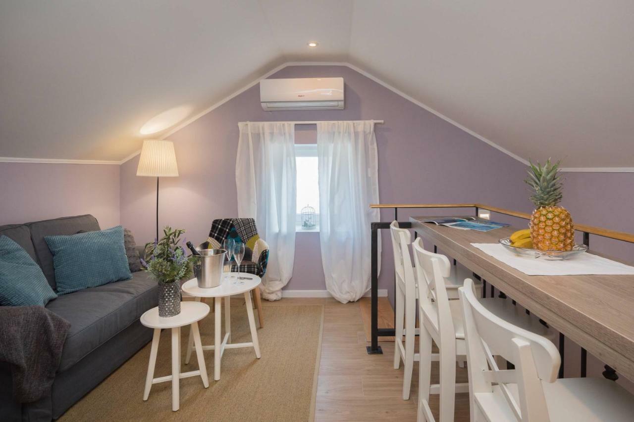 Zlatin Dvor - Apartments For 3, Terrace, Trogir Center, Beach At 5-Min, Bike Friendly Exterior photo