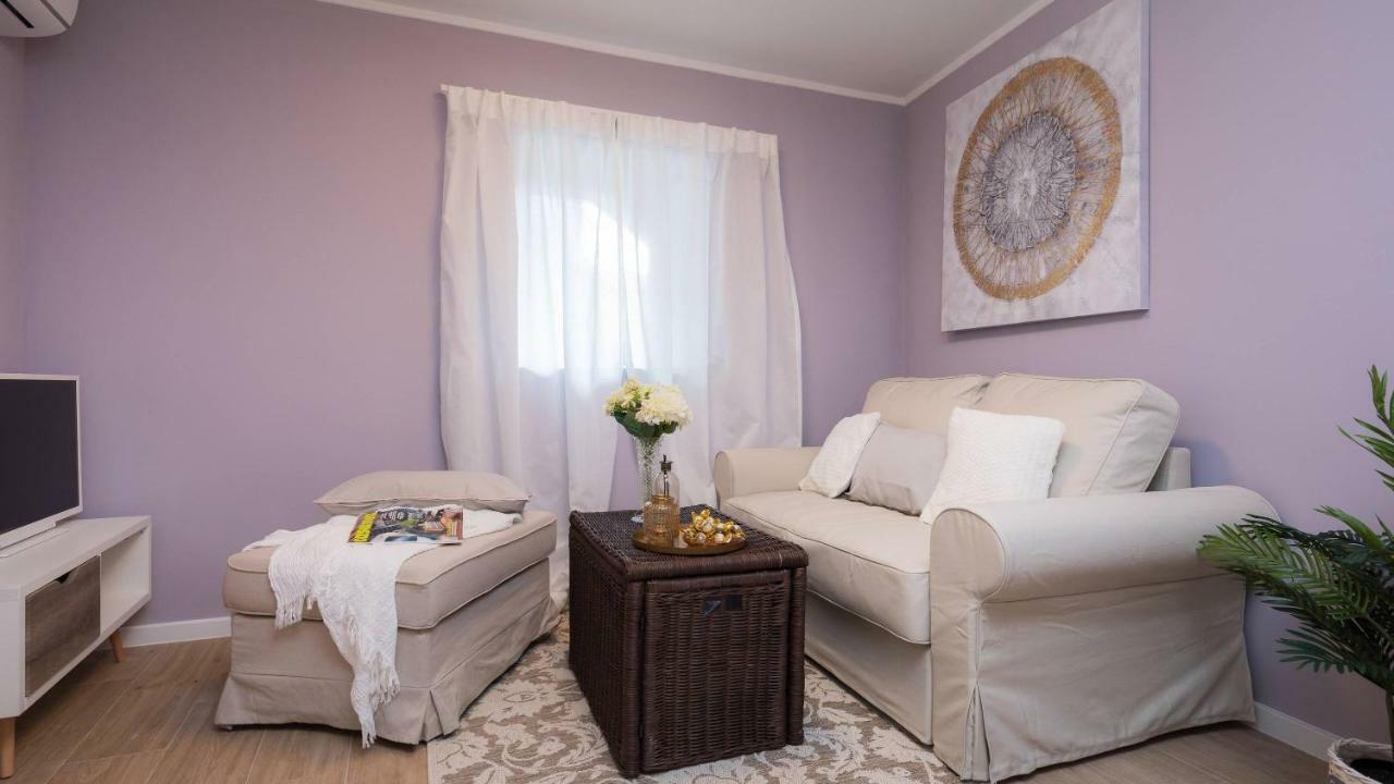 Zlatin Dvor - Apartments For 3, Terrace, Trogir Center, Beach At 5-Min, Bike Friendly Exterior photo