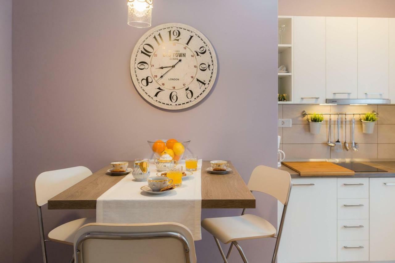 Zlatin Dvor - Apartments For 3, Terrace, Trogir Center, Beach At 5-Min, Bike Friendly Exterior photo